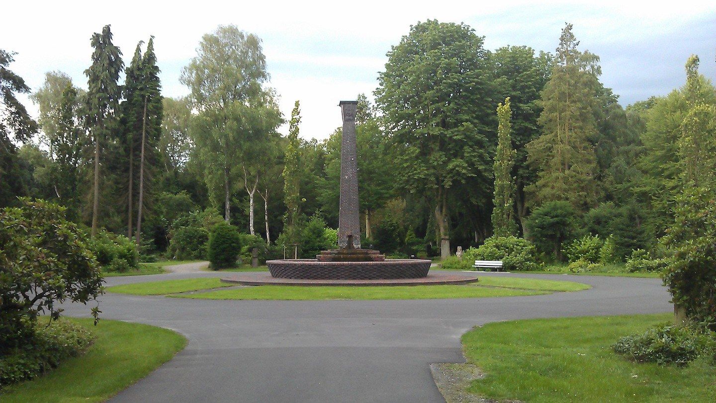 Brunnen auf dem Hauptfriedhof Neuss – Hauptfriedhof Neuss